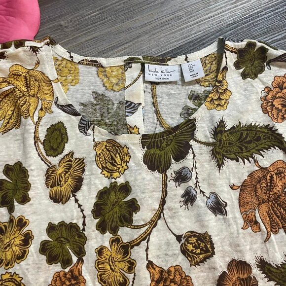 NICOLE MILLER Sz L 100% Linen Floral Stretch Linen Button Accent Back Top - Picture 2 of 7